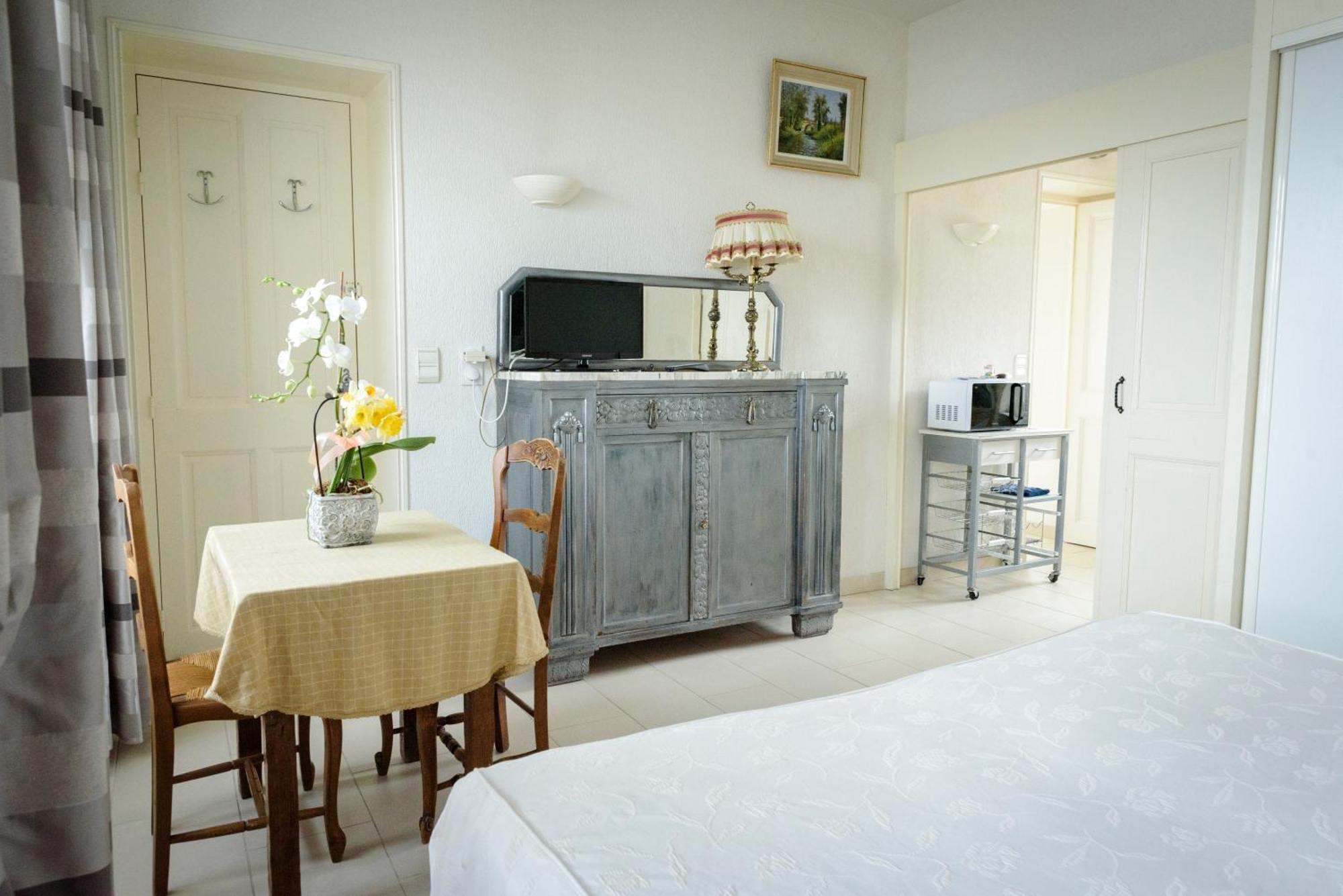 Maison Studios & Appartements Les 4 Vents Luc-sur-Mer Exteriör bild