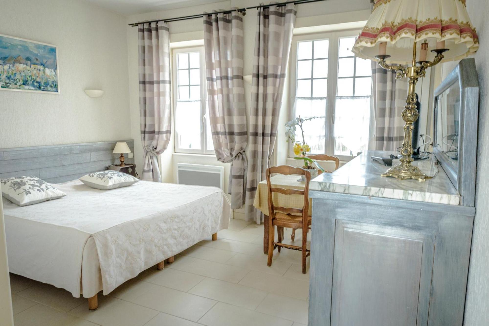 Maison Studios & Appartements Les 4 Vents Luc-sur-Mer Exteriör bild